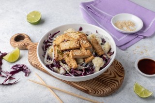 Aziatische salade met tofu