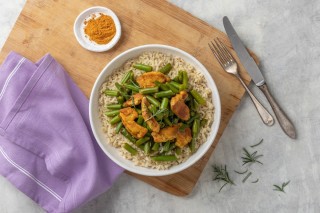 Chicken curry with rice and green beans