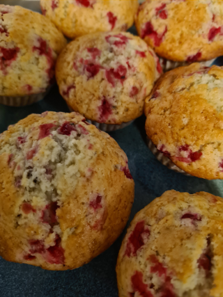 Muffinki z czerwoną porzeczką