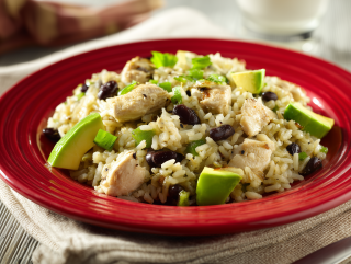 Arroz verde z kurczakiem, warzywami i fasolą