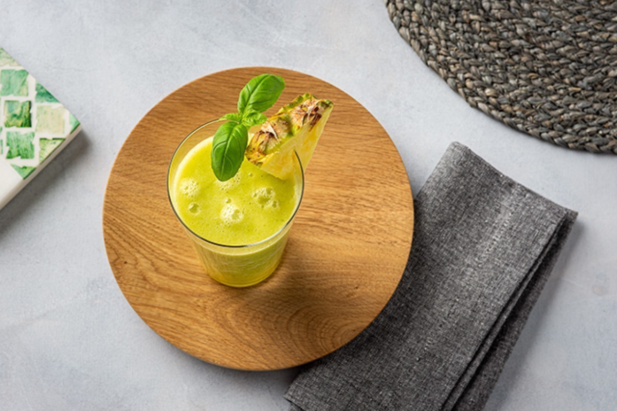Cocktail all'ananas e basilico