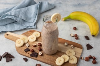 Banana and nut smoothie with chocolate