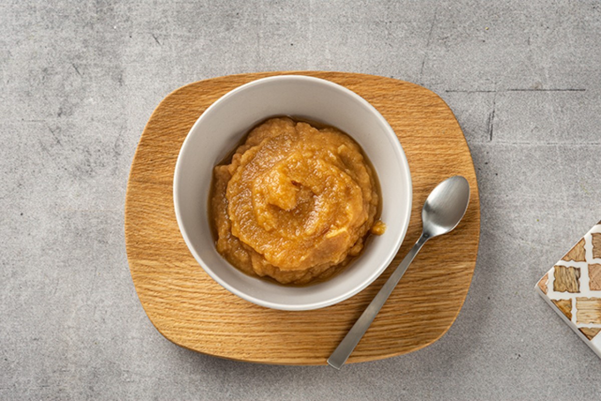 Apple mousse with cinnamon and ginger