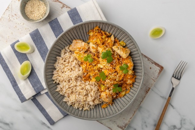 Pavo oriental con arroz
