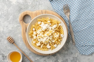 Pasta con requesón y miel