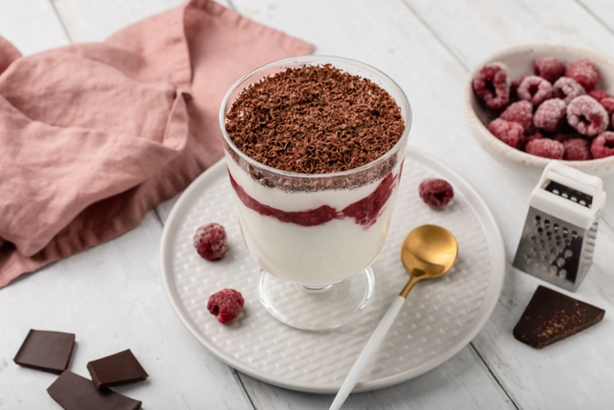 Postre fit de mousse de frambuesa