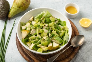 Sałatka z kiwi, gruszką i awokado
