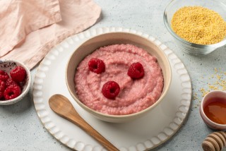 Frambozengierstpudding op plantaardige melk