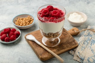 Yoghurt met frambozen en muesli