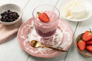 Cottage cheese dessert with berries and strawberries