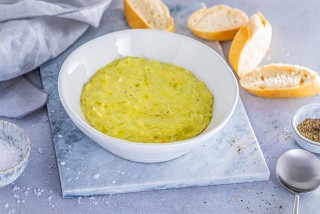 Zupa serowo-porowa