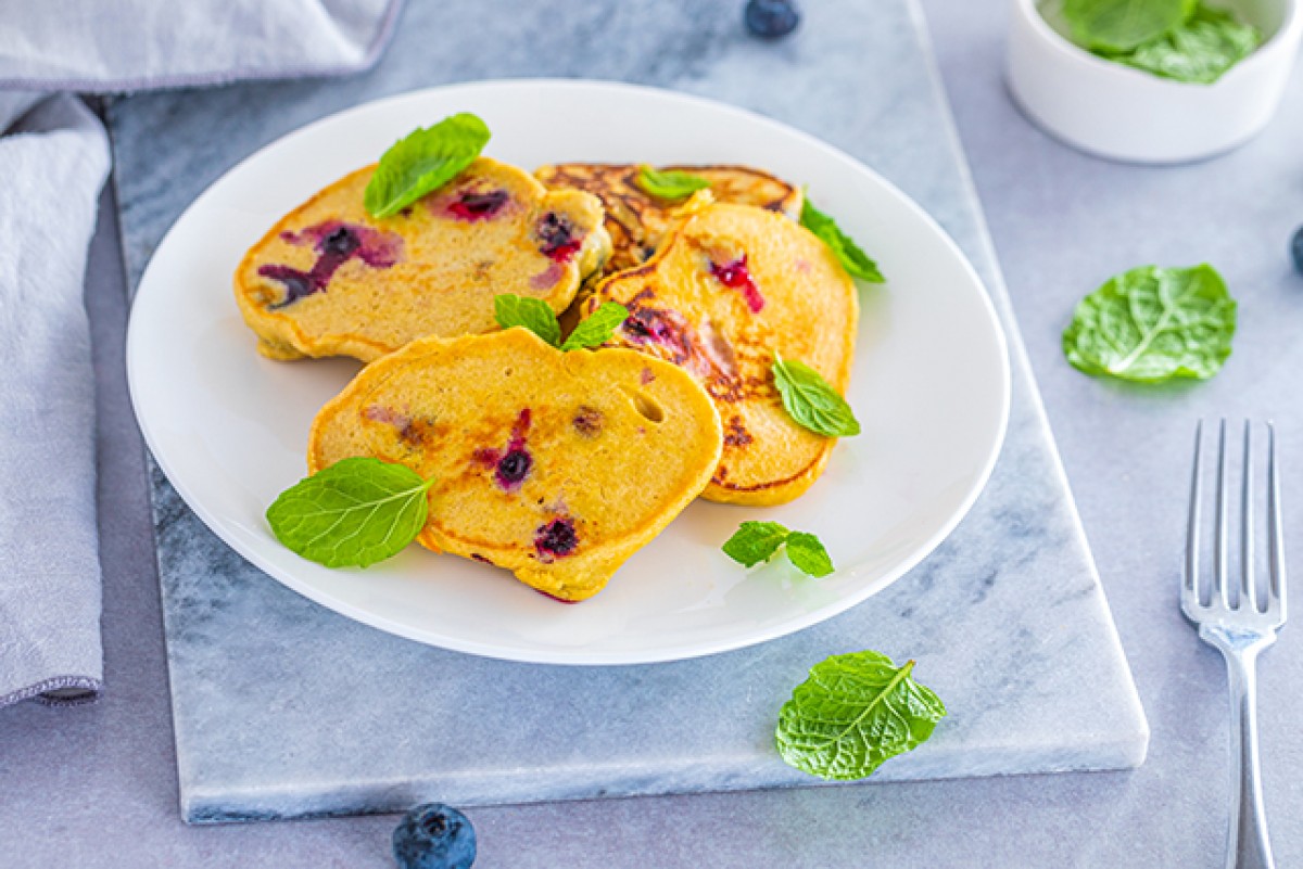 Oatmeal pancakes with cheese and blueberries