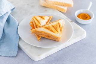Tosti met kaas en wortel