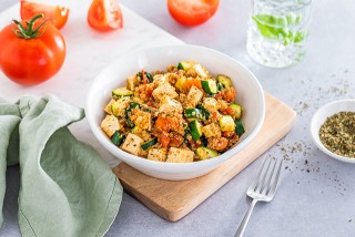 Quinoa bowl with tofu and vegetables