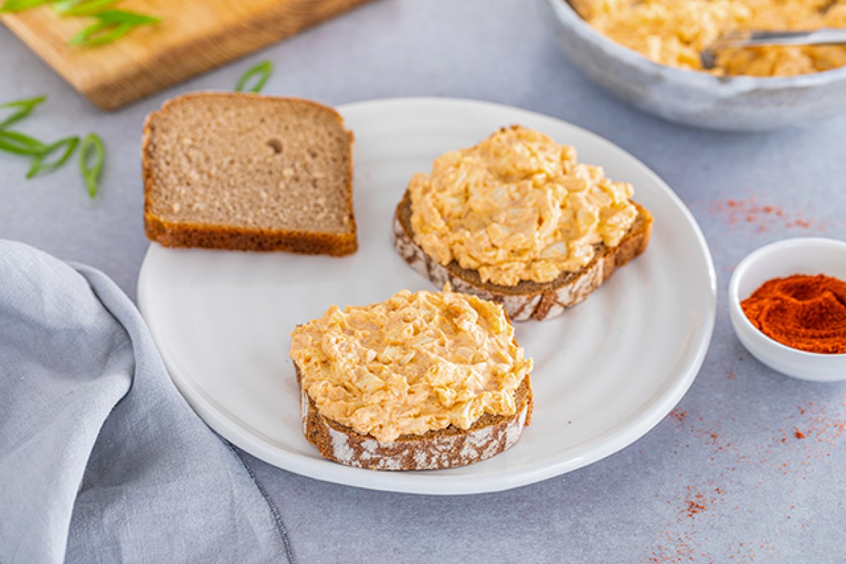 Panini con crema di formaggio bavarese (obatzda)