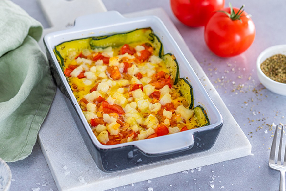 Calabacín al horno con huevos y queso halloumi